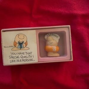 VINTAGE ZIGGY brooch. 1970 novelty